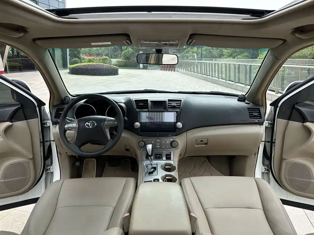 Toyota Highlander 2011 — фото 19