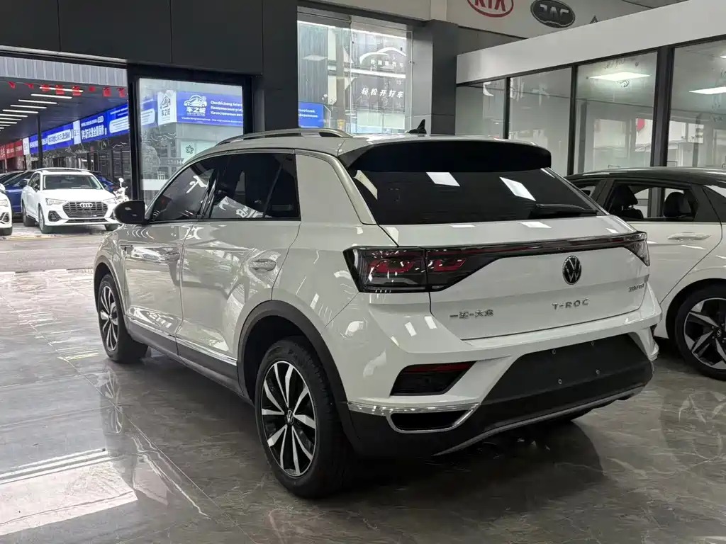 Volkswagen T-Roc 2023 — фото 15