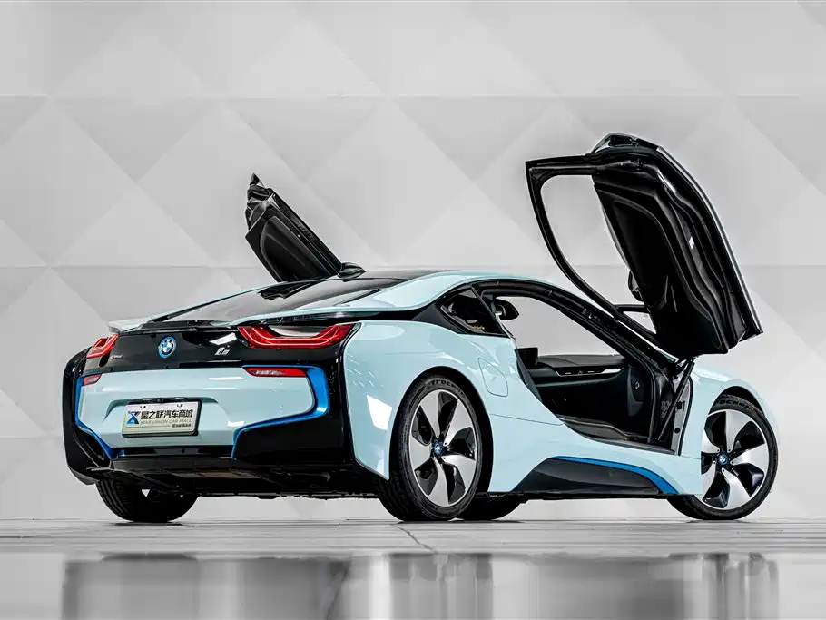 BMW i8 2019 — фото 15