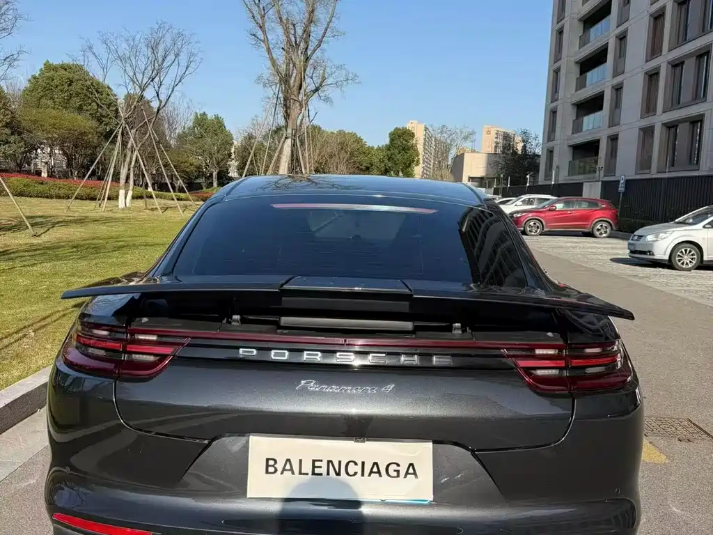 Porsche Panamera 2018 — фото 8
