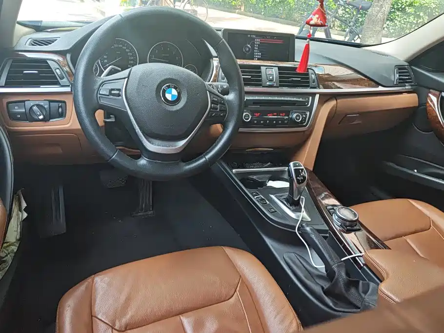 BMW 3 Series 2014 — фото 12