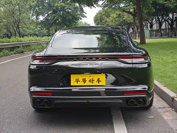 Porsche Panamera 2022