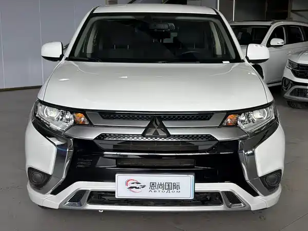 Mitsubishi Outlander 2022