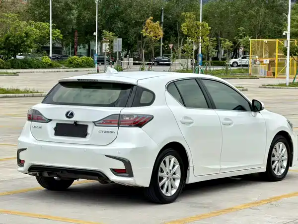 Lexus CT 2012