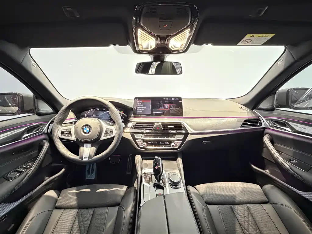 BMW 5 Series 2023 — фото 10