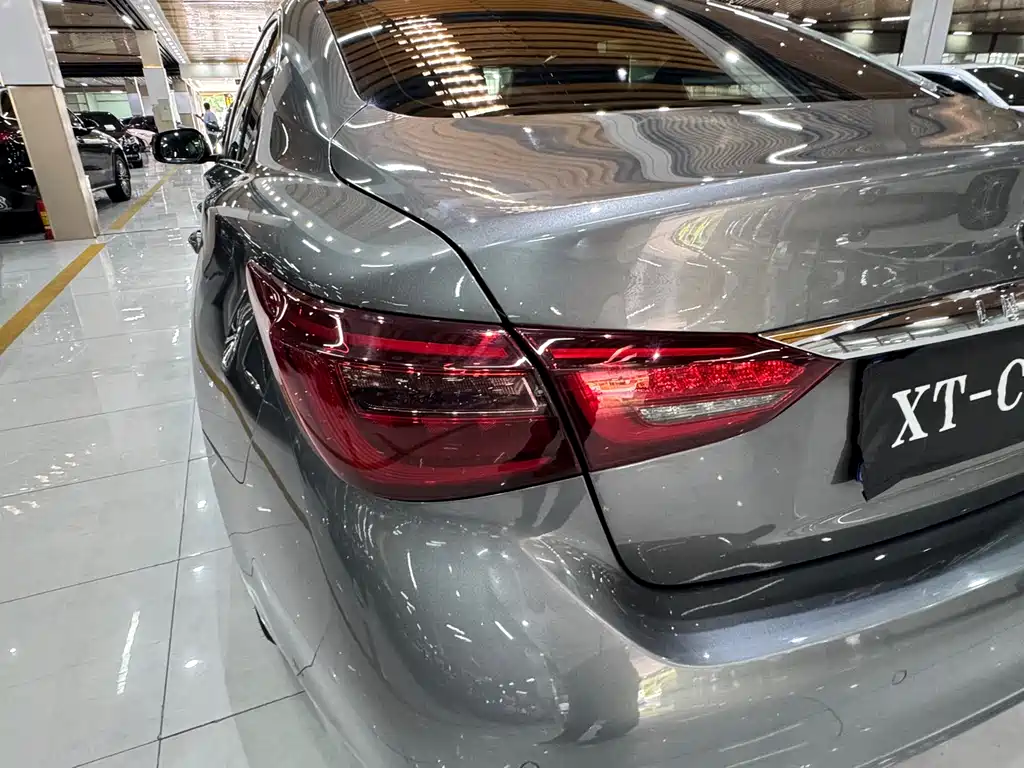 Infiniti Q50L 2018 — фото 33