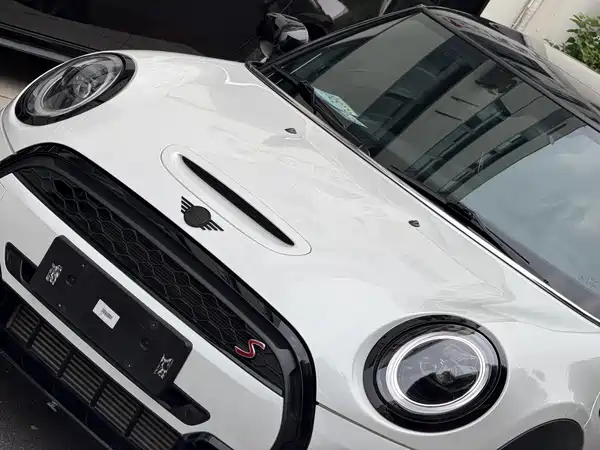 MINI MINI 2023