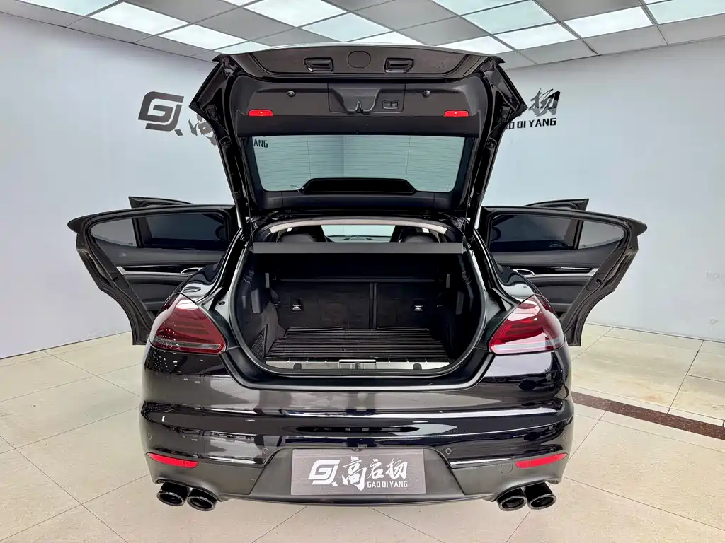Porsche Panamera 2016 — фото 24