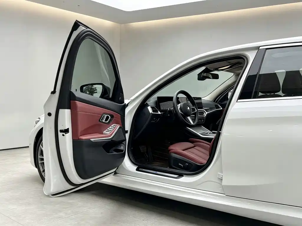 BMW 3 Series 2023