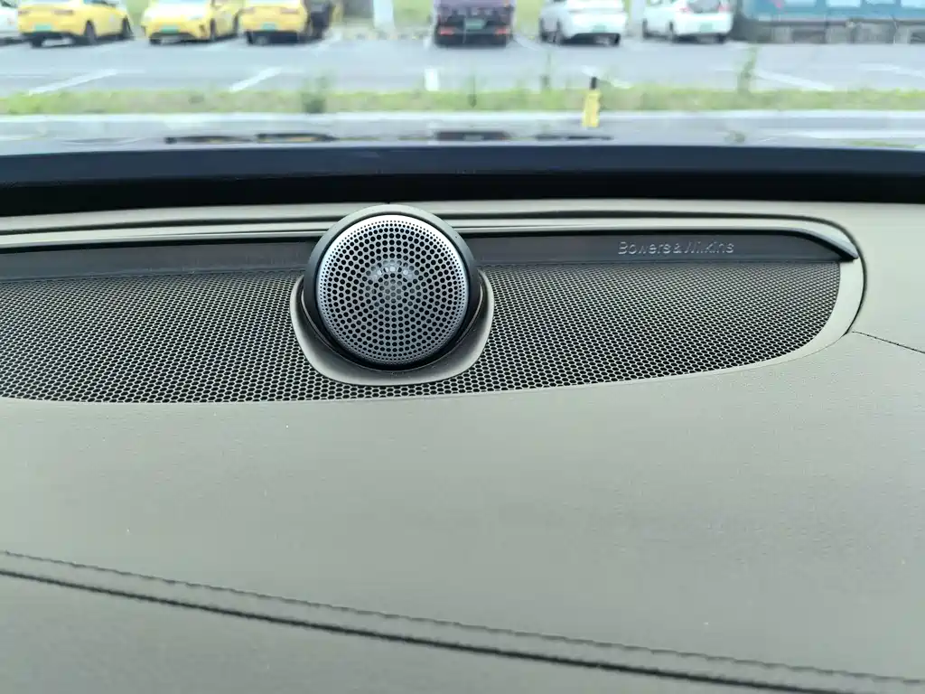 Volvo XC90 2021 — фото 13