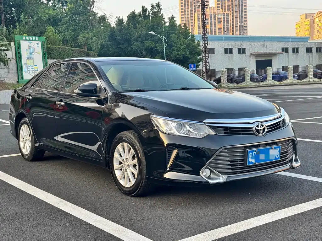 Toyota Camry 2016 — фото 3