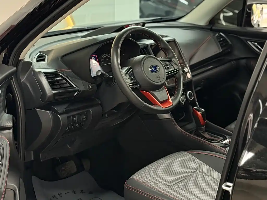 Subaru Forester 2025 — фото 17