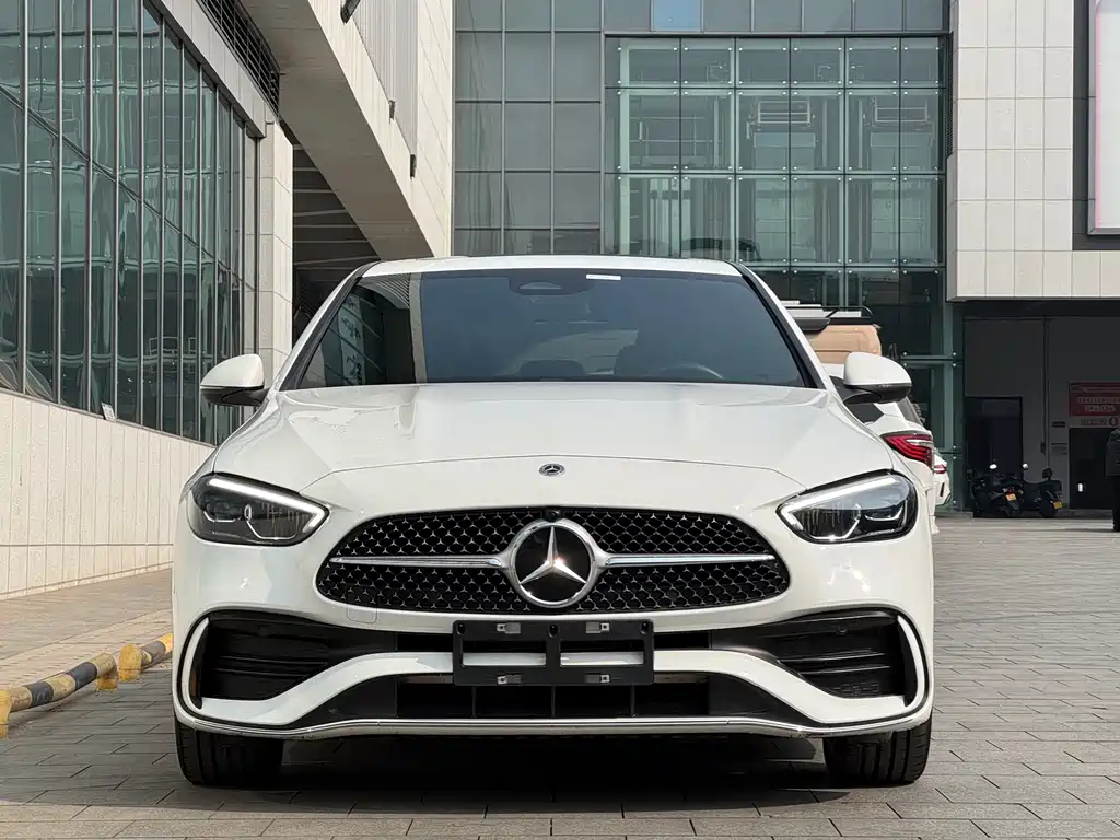 Mercedes-Benz C-Class 2023 — фото 3