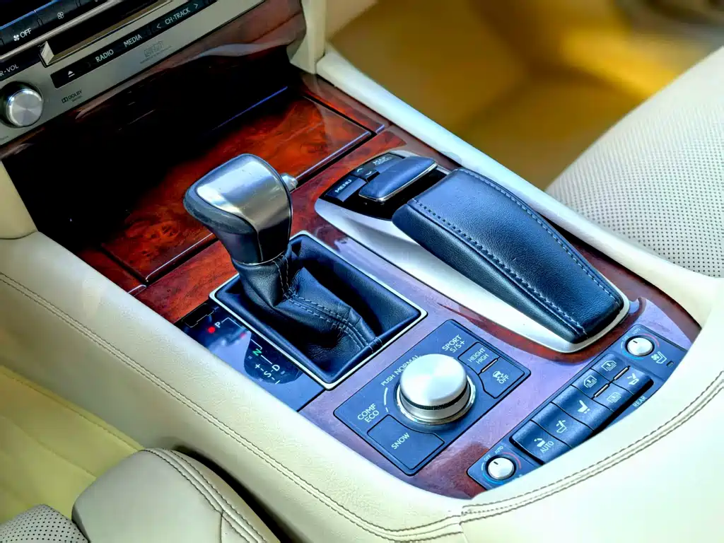 Lexus LS 2014 — фото 10