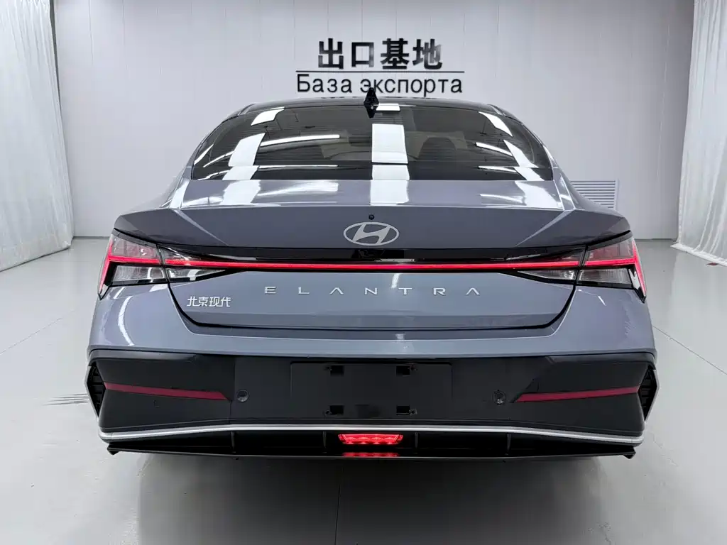 Hyundai Elantra 2023