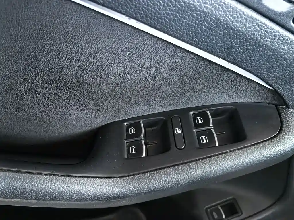 Volkswagen Sagitar 2015 — фото 14
