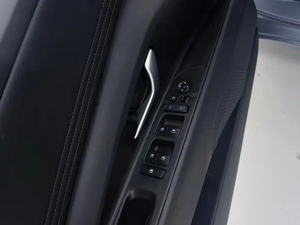 Hyundai Elantra 2023 — фото 14