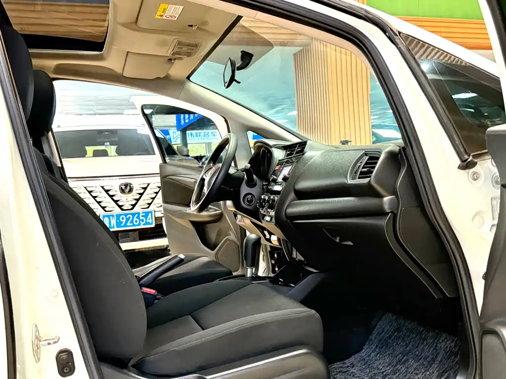 Honda Fit 2017 — фото 10