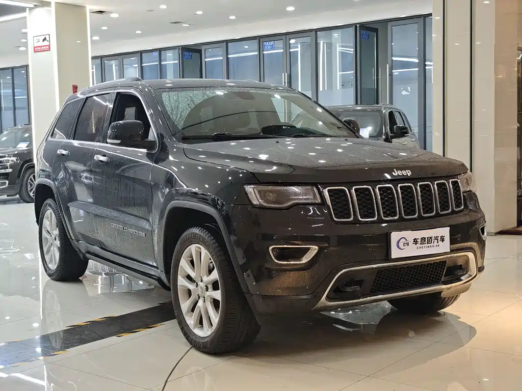 Jeep Grand Cherokee 2018 — фото 3
