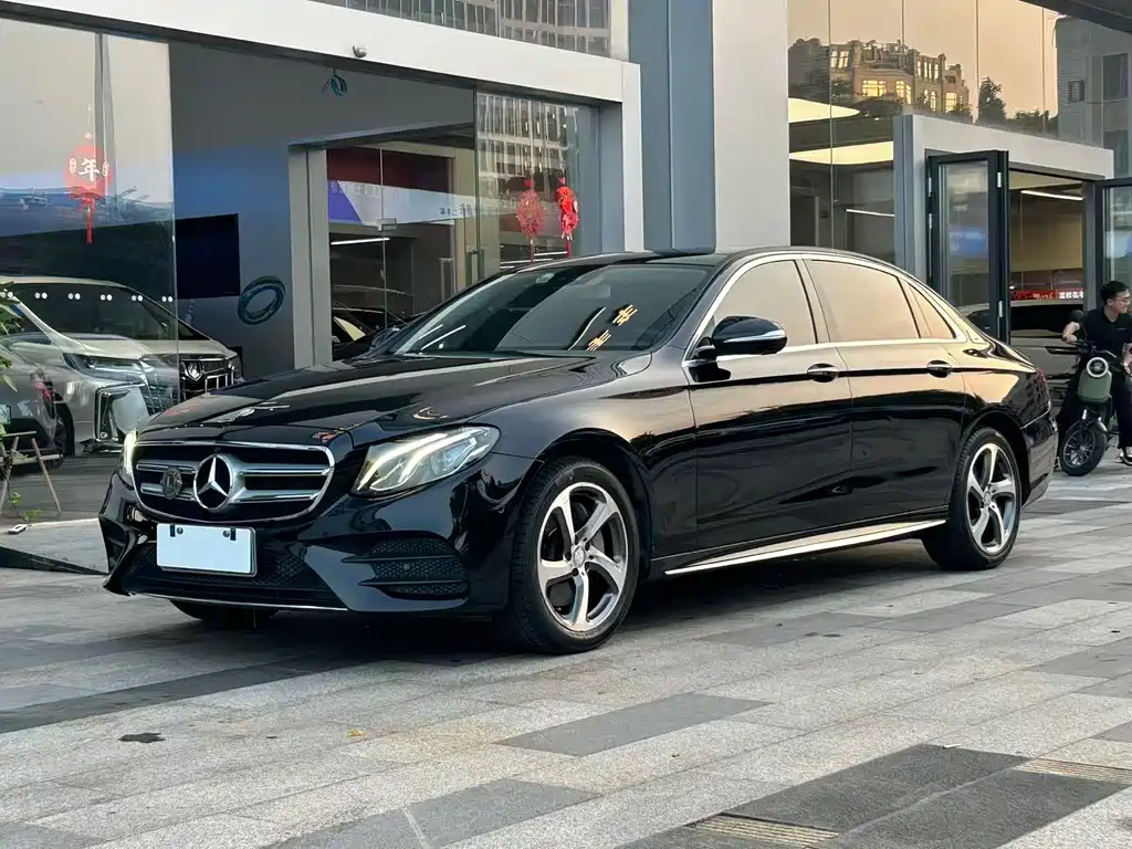 Mercedes-Benz E-Class 2017 — фото 22