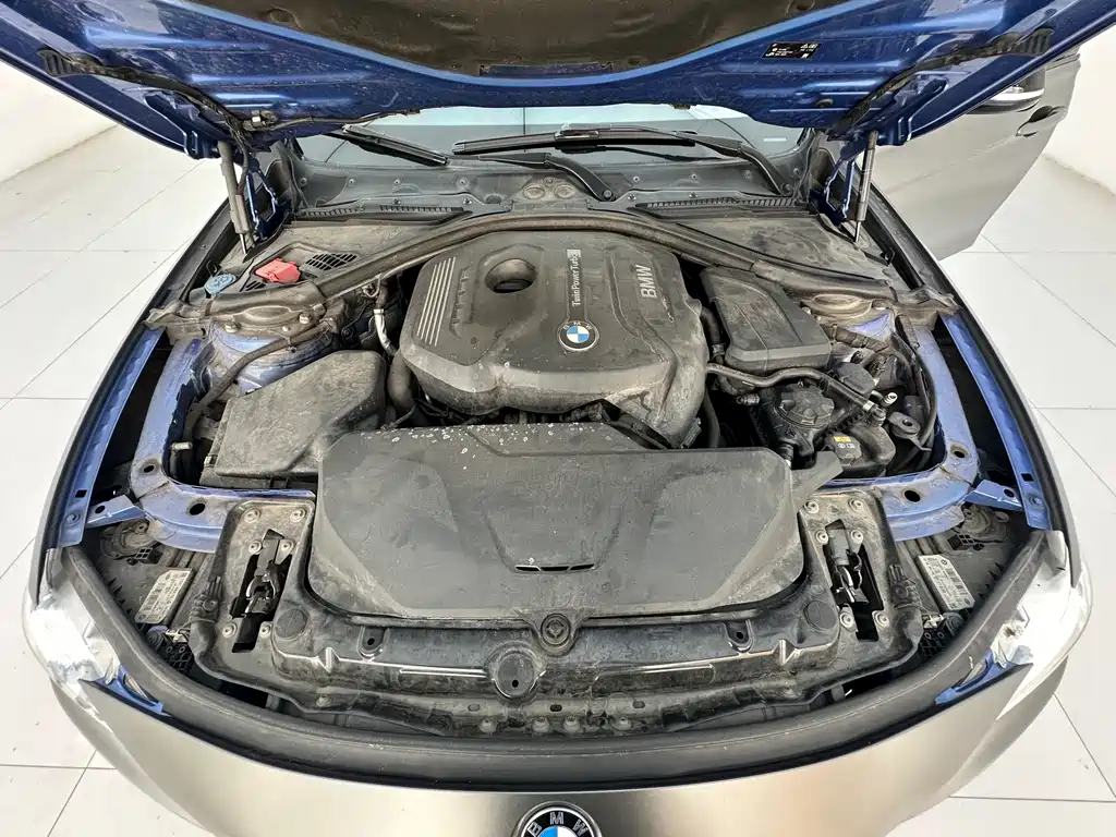 BMW 3 Series 2018 — фото 9