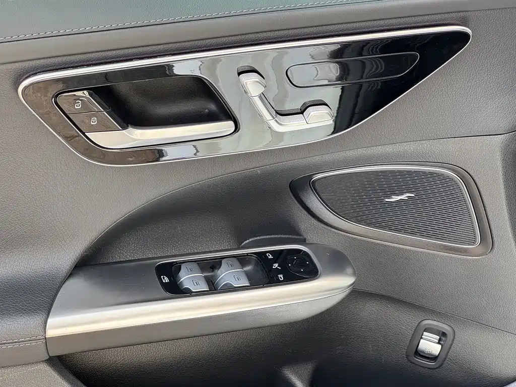 Mercedes-Benz C-Class 2023 — фото 14