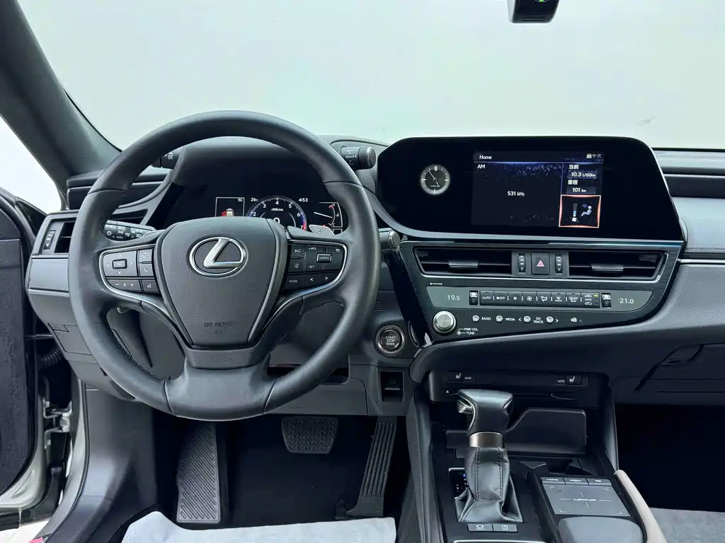 Lexus ES 2022 — фото 14