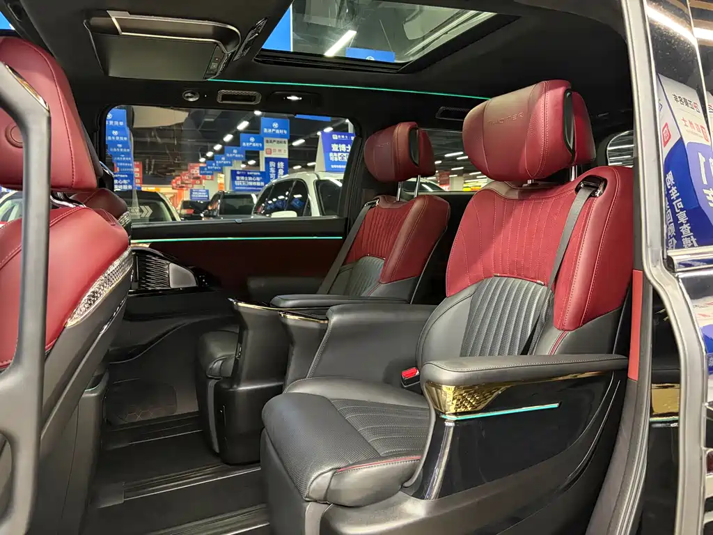 GAC Motor Trumpchi M8 2023 — фото 9