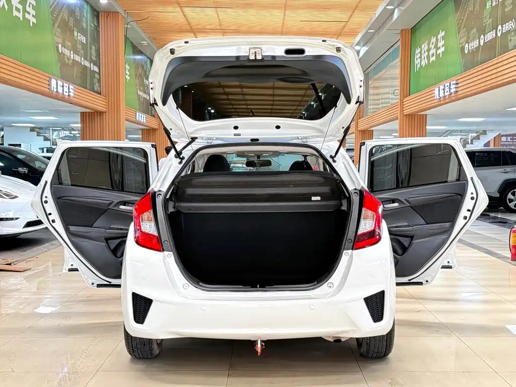 Honda Fit 2017 — фото 21