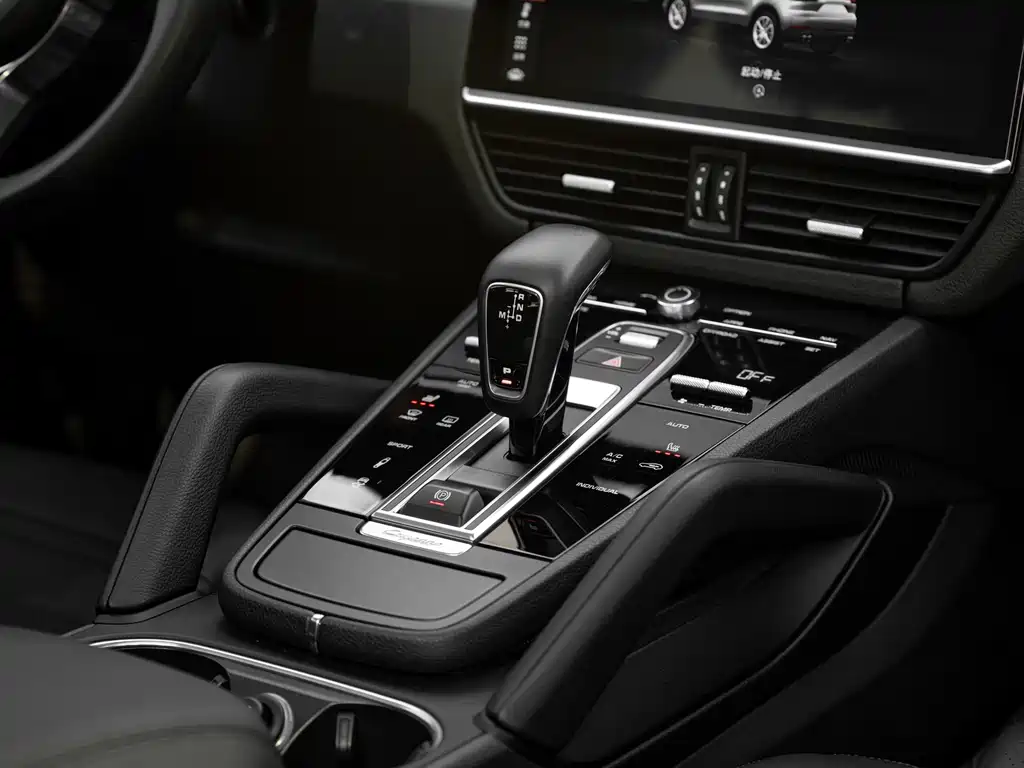 Porsche Cayenne 2018 — фото 9