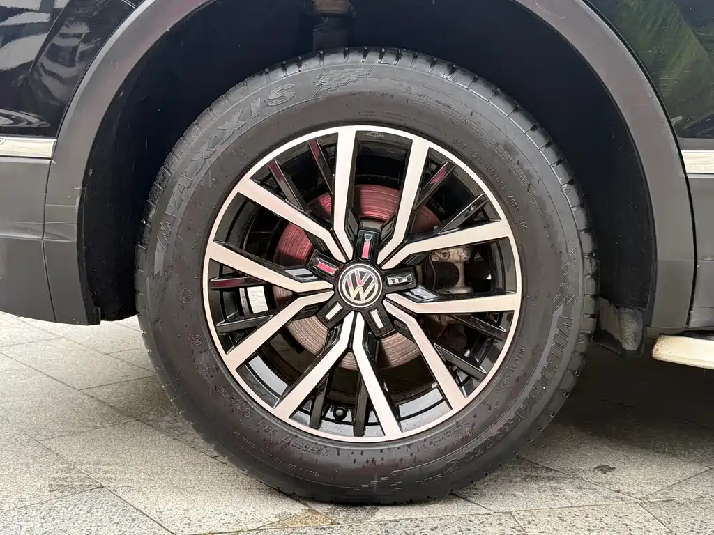 Volkswagen Tiguan L 2018 — фото 18