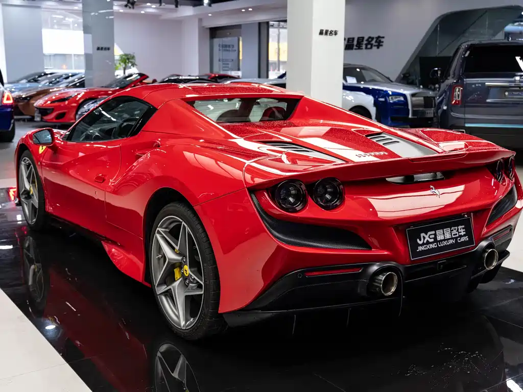 Ferrari F8 2022 — фото 12