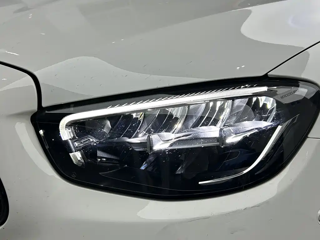 Mercedes-Benz E-Class 2022 — фото 13