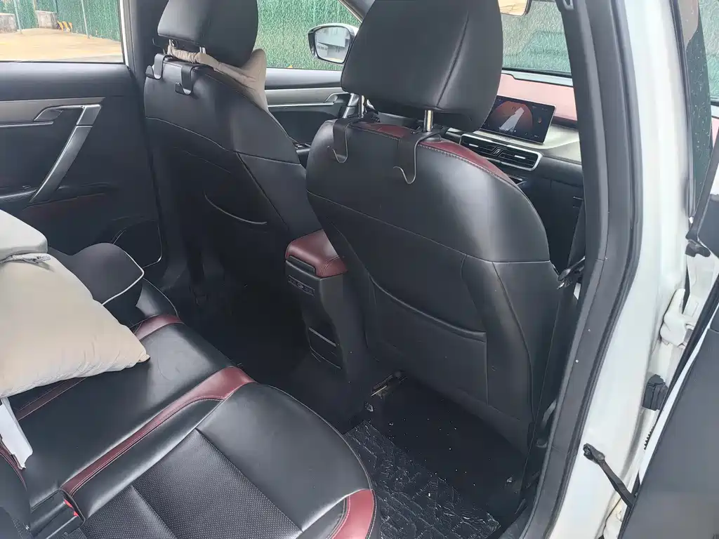 Geely Binyue 2019 — фото 8