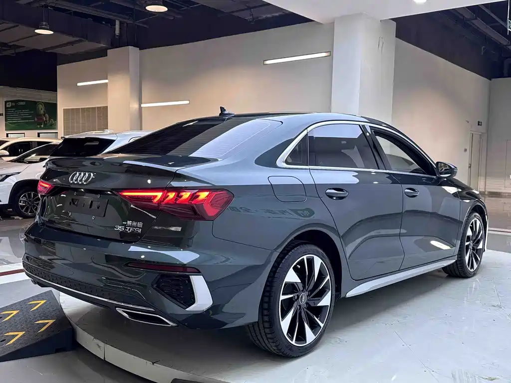 Audi A3 2023 — фото 15