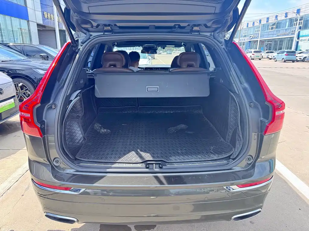 Volvo XC60 2021 — фото 15