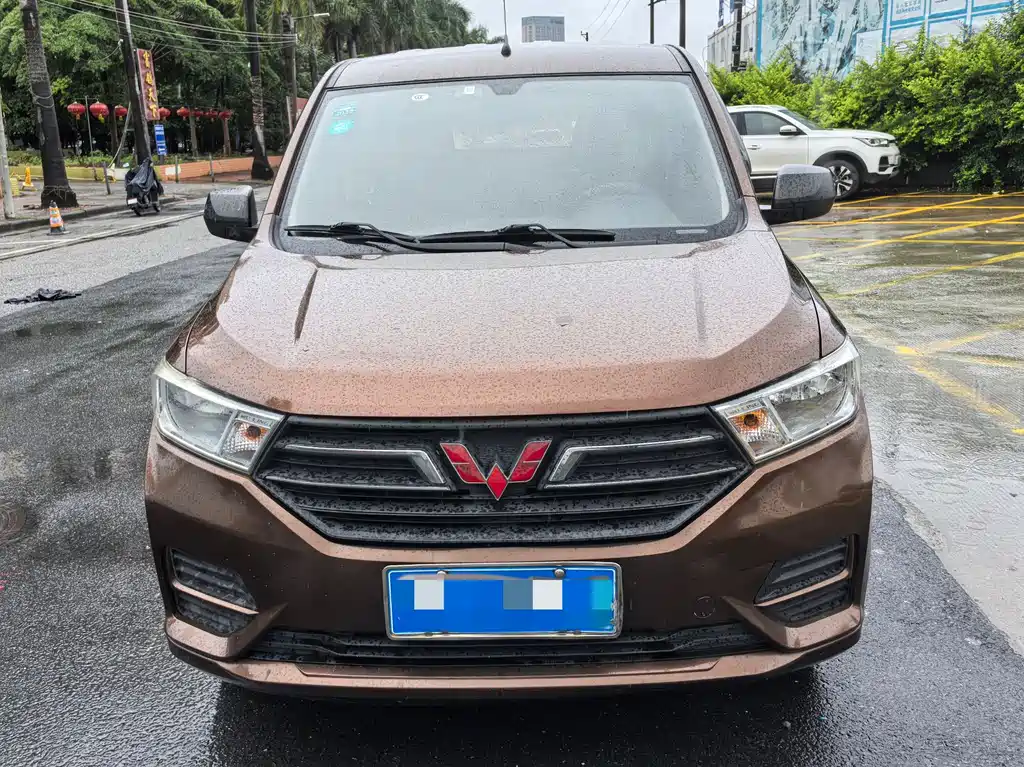 Wuling Hongguang 2020 — фото 2