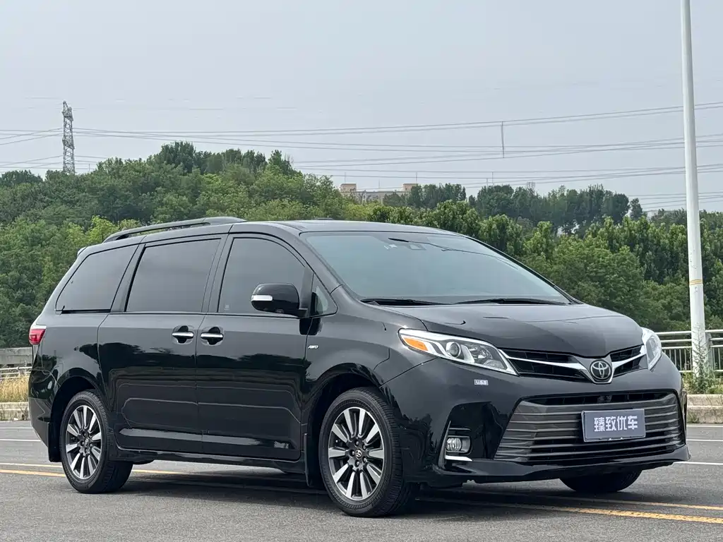 Toyota Sienna 2019 — фото 3