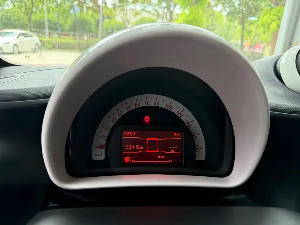 smart fortwo 2017 — фото 10