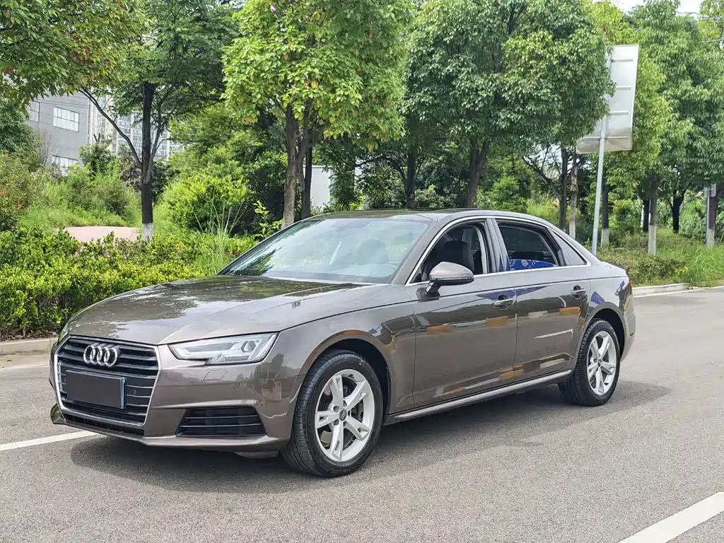 Audi A4L 2016