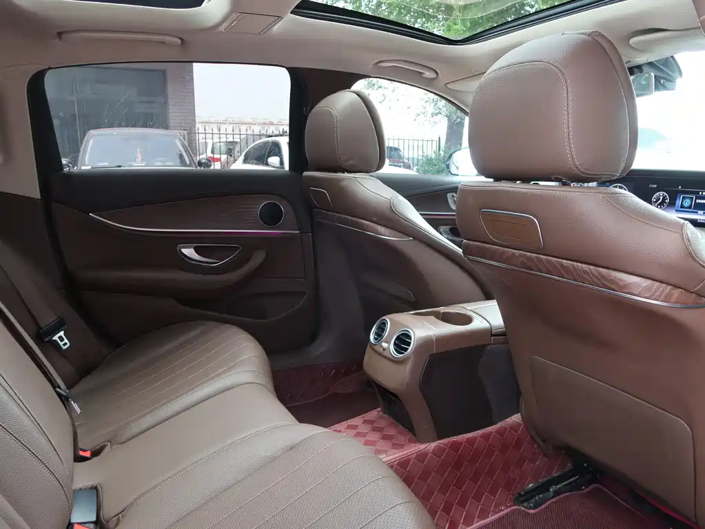 Mercedes-Benz E-Class 2020 — фото 10