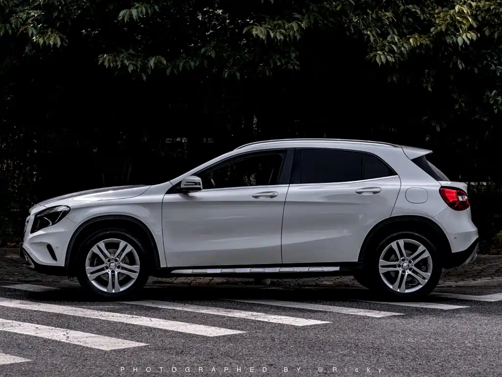 Mercedes-Benz GLA 2016