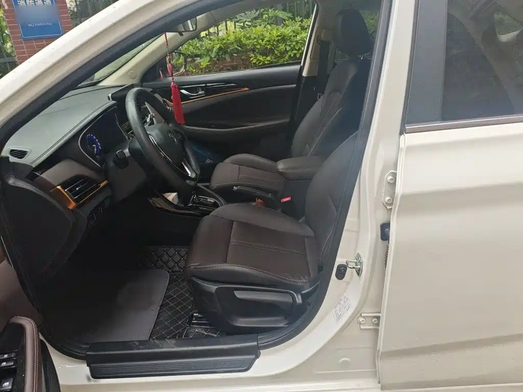 Changan Eado DT 2018 — фото 8
