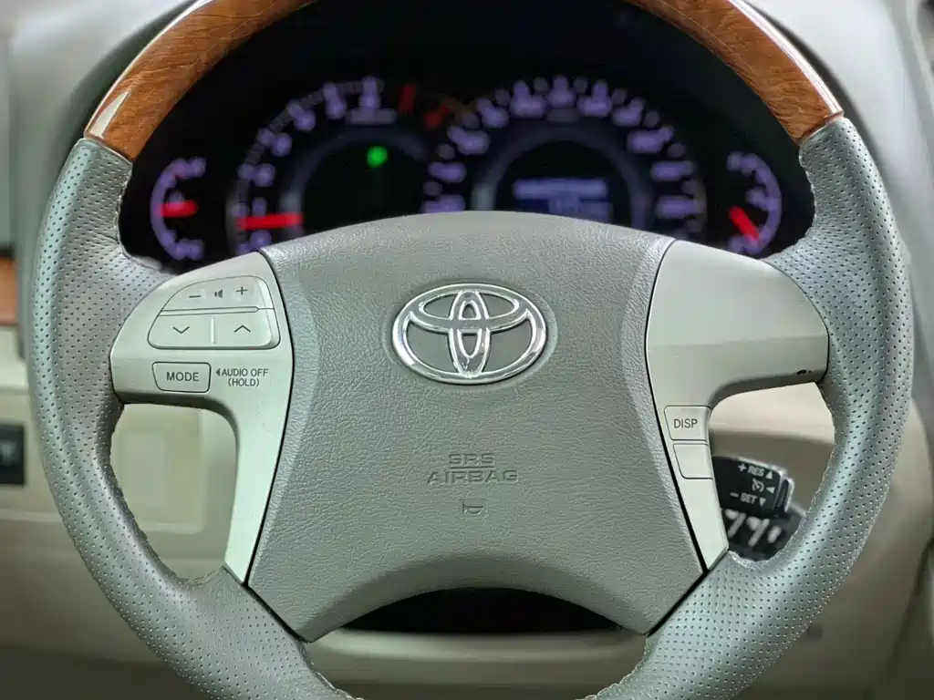 Toyota Camry 2011 — фото 2