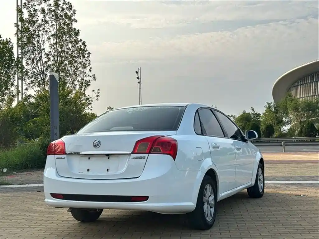 Buick Excelle 2013 — фото 4