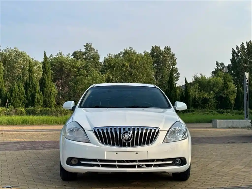 Buick Excelle 2013 — фото 2