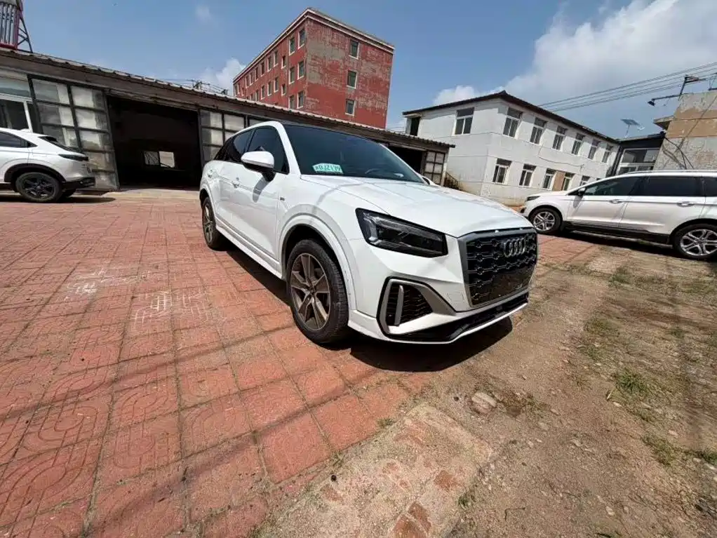 Audi Q2L 2022