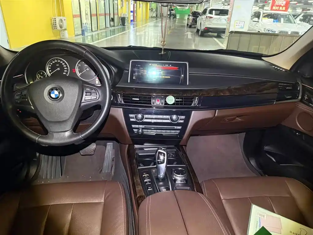 BMW X5 2016 — фото 8