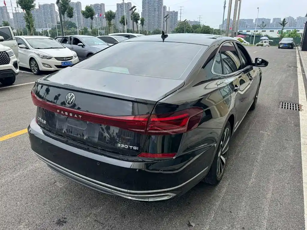Volkswagen Passat 2022