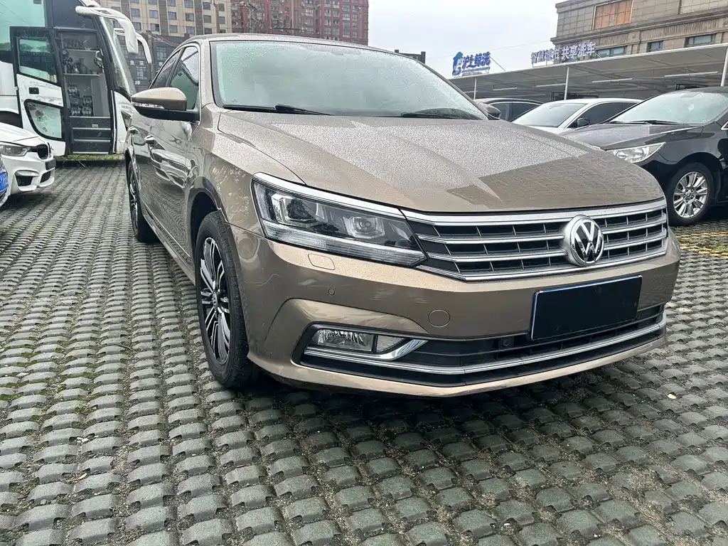 Volkswagen Passat 2018 — фото 4